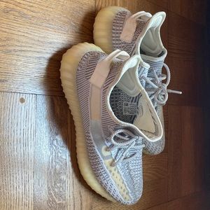 Lightly worn Yeezy350 V2